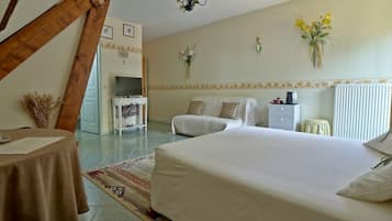 Comfort Double Room | 1 bedroom, premium bedding, Select Comfort beds, in-room safe