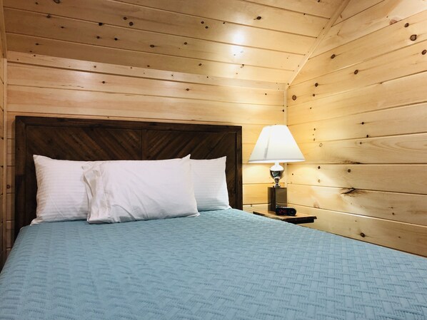 1 bedroom, desk, iron/ironing board, WiFi