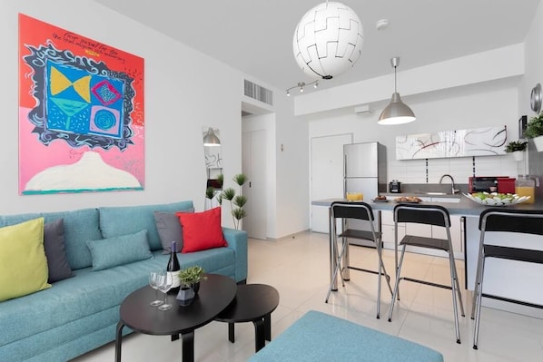 City Apartment | Living area