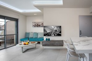 Family Apartment, 2 Bedrooms | Living area
