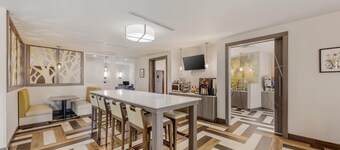 Best Western Green Oaks Inn & Suites