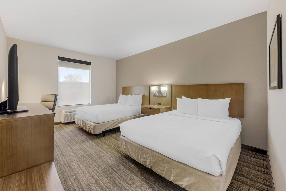 1 bedroom, desk, laptop workspace, blackout curtains