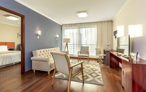 Svit Premium - 1 queensize-säng - icke-rökare - pentry (Living Room) | Sängtillbehör av högsta kvalitet och värdeförvaringsskåp på rummet