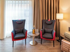 Chambre Quadruple Confort | Coin séjour