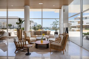 Sala de estar en el lobby