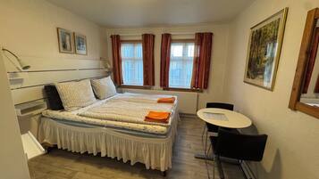 Standard Double Room (4) | 1 bedroom, free WiFi
