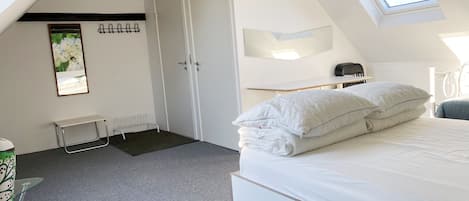 Triple Room (5) | Free WiFi, bed sheets