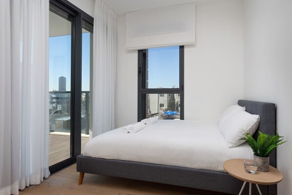 Appartement Deluxe | Coffre-fort, bureau, fer et planche à repasser, accès au Wi-Fi (inclus)