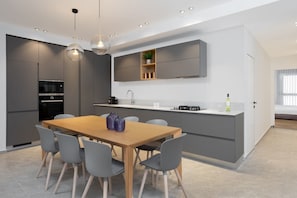 Deluxe Apartment | Private kitchen