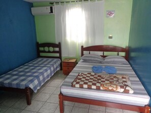 Iron/ironing board, free WiFi, bed sheets - Hotel in SBO - Centro (Santa Barbara d'Oeste)