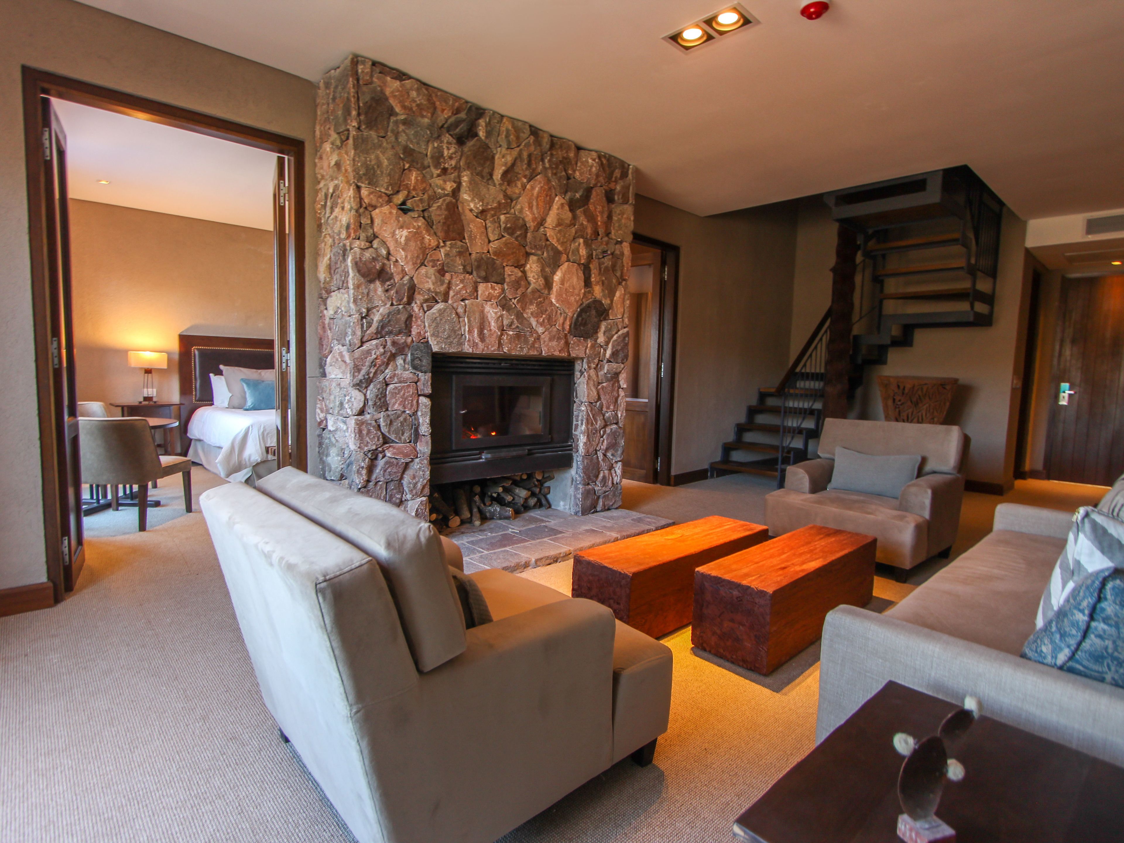 Minibar, caja de seguridad en la habitación y cortinas blackout 