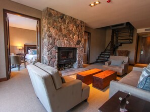 Suite – premium | Minibar, safe på rommet, blendingsgardiner og lydisolert