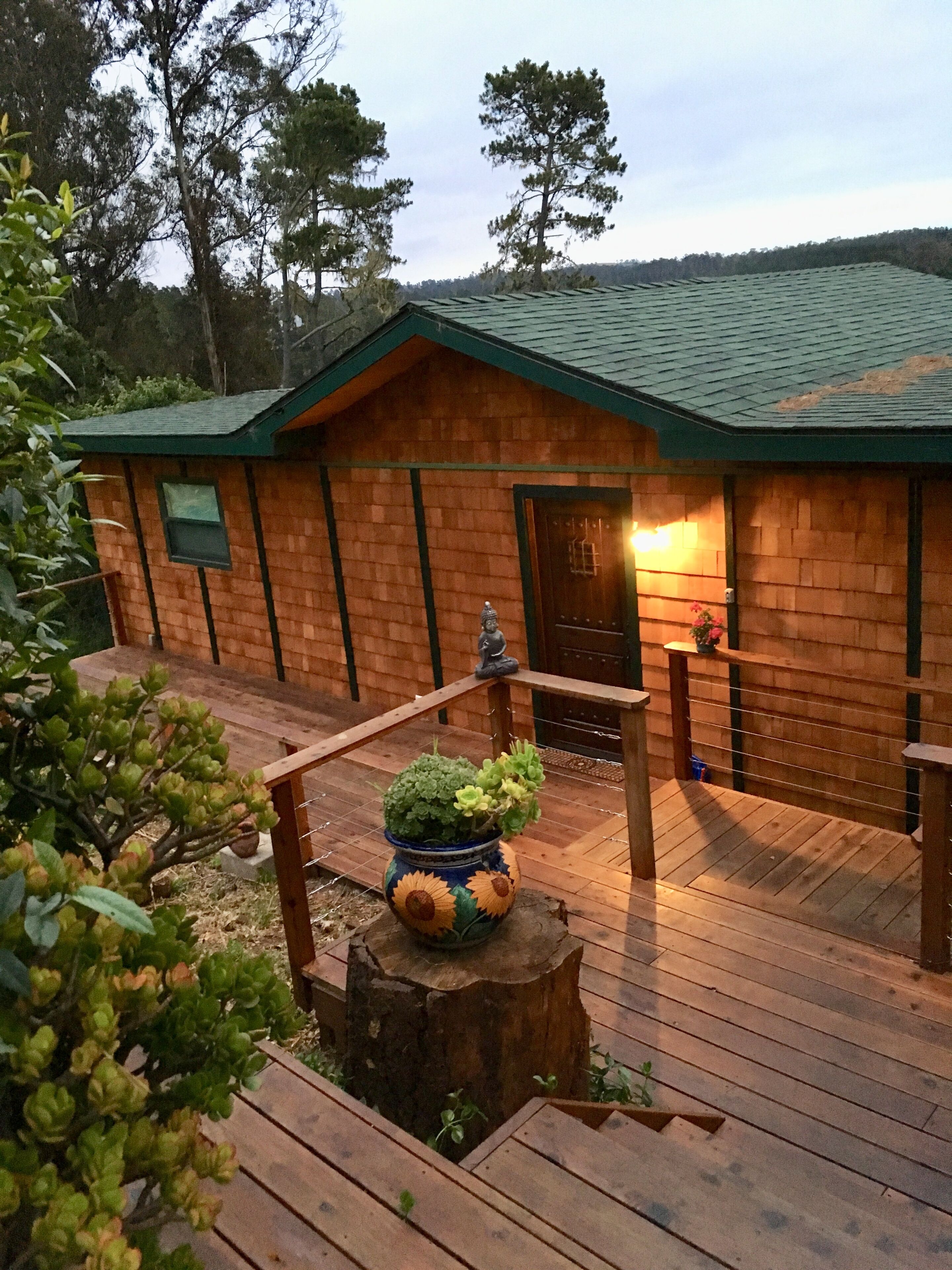 Charming Getaway for Monthly Rentals  With Amazing Ocean Views