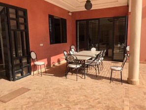 Dagelijks continentaal ontbijt inbegrepen