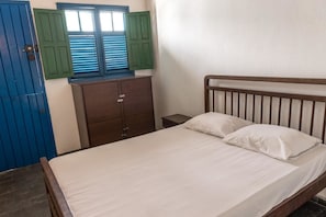 Double Room | Iron/ironing board, free WiFi, bed sheets