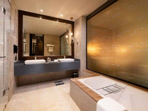 Premium bedding, pillowtop beds, minibar, in-room safe - Grand Mercure Bengaluru at Gopalan Mall- An Accor Hotels Brand (Bengaluru)