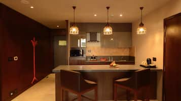 1 bedroom, premium bedding, pillowtop beds, minibar