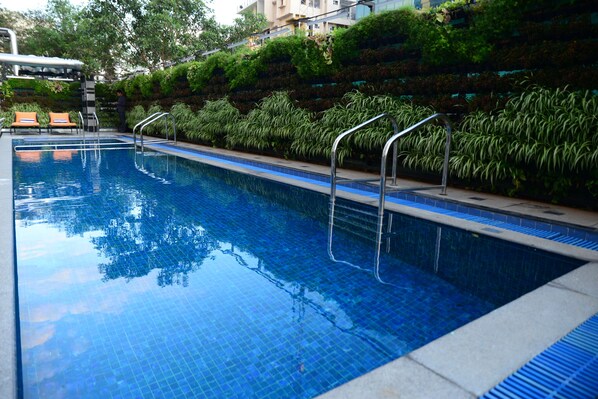 Outdoor pool, sun loungers