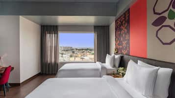 Deluxe Suite - 2 Bedroom - Kitchenette - Large Living area | Peralatan tempat tidur premium, tilam berlapik, bar mini
