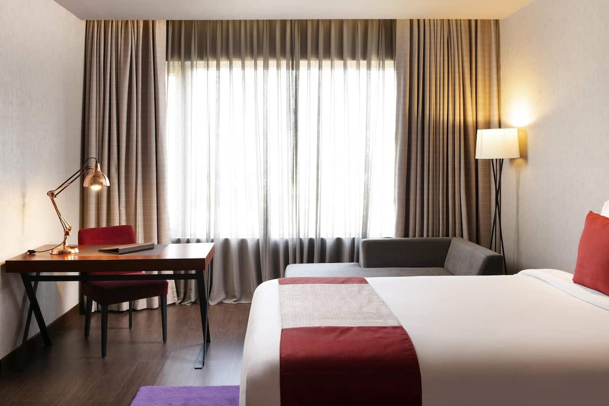 1 bedroom, premium bedding, pillow-top beds, minibar