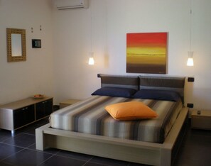 Studio, Kochnische, Erdgeschoss | Minibar, Zimmersafe, individuell eingerichtet, Verdunkelungsvorhänge