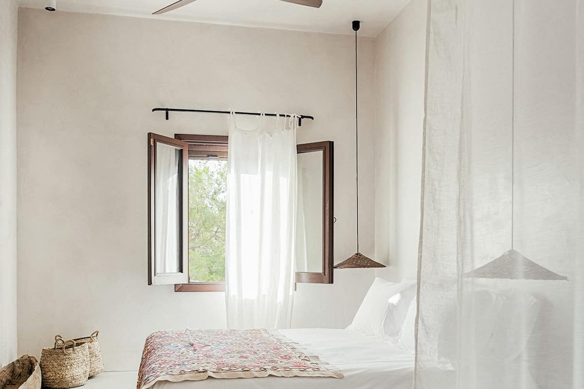 Premium bedding, minibar, individually decorated, individually furnished