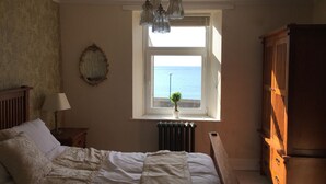 Family House | 2 bedrooms, iron/ironing board, WiFi (free), bed sheets - Seaview Cottage (Newbiggin-by-the-Sea)