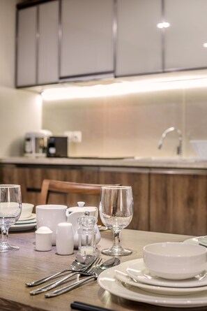 Full-sized fridge, microwave, stovetop, dishwasher - Grande Valore Hotel & Serviced Apartment (Cikarang)
