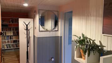Apartment | Living area | Flat-screen TV