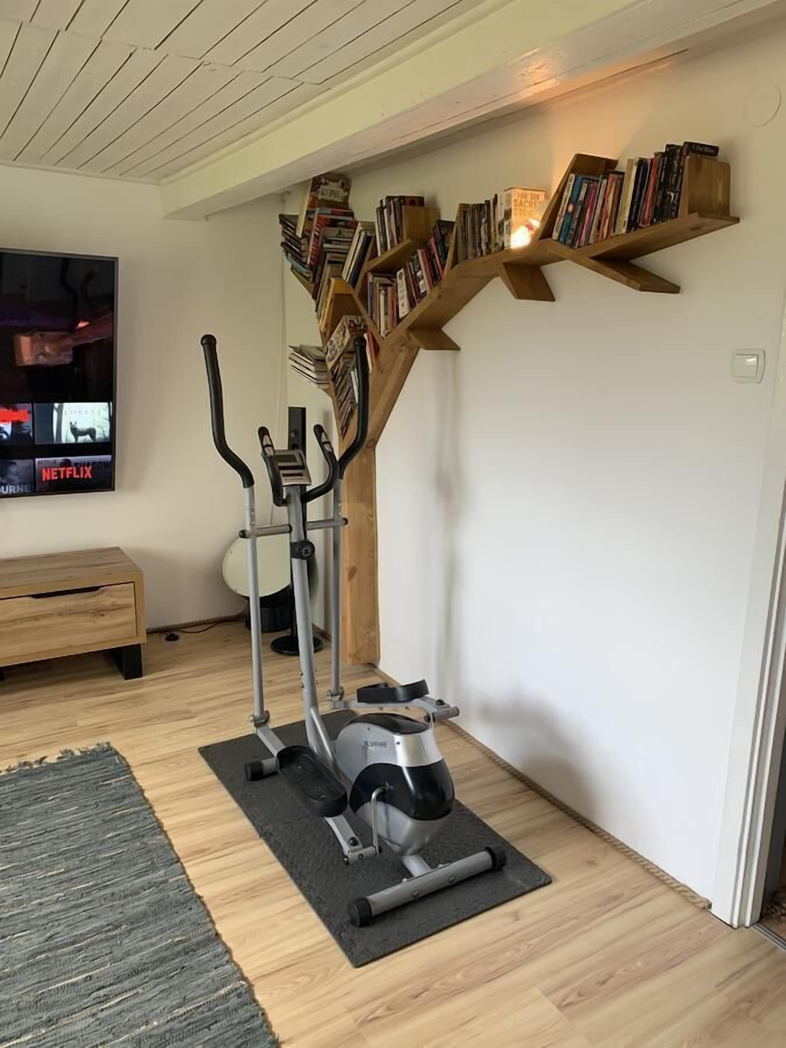 Apartment | Living area | Flat-screen TV