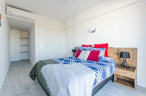 Lägenhet Design | 2 sovrum, arbetsyta för laptop, strykjärn/strykbräda och gratis wi-fi