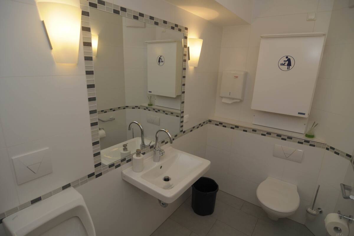 Dusche, kostenlose Toilettenartikel