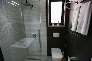 Double Room | Bathroom - Home Hotel (Tirana)