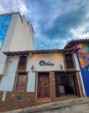 Fachada de la propiedad