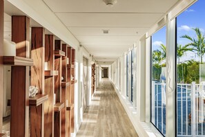 Hallway - Kompose Boutique Hotel (Sarasota)