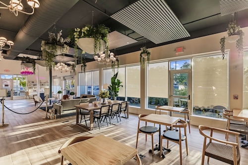 Kompose Boutique Hotel