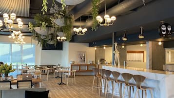 Wine bar