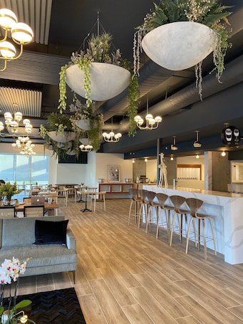 Wine bar