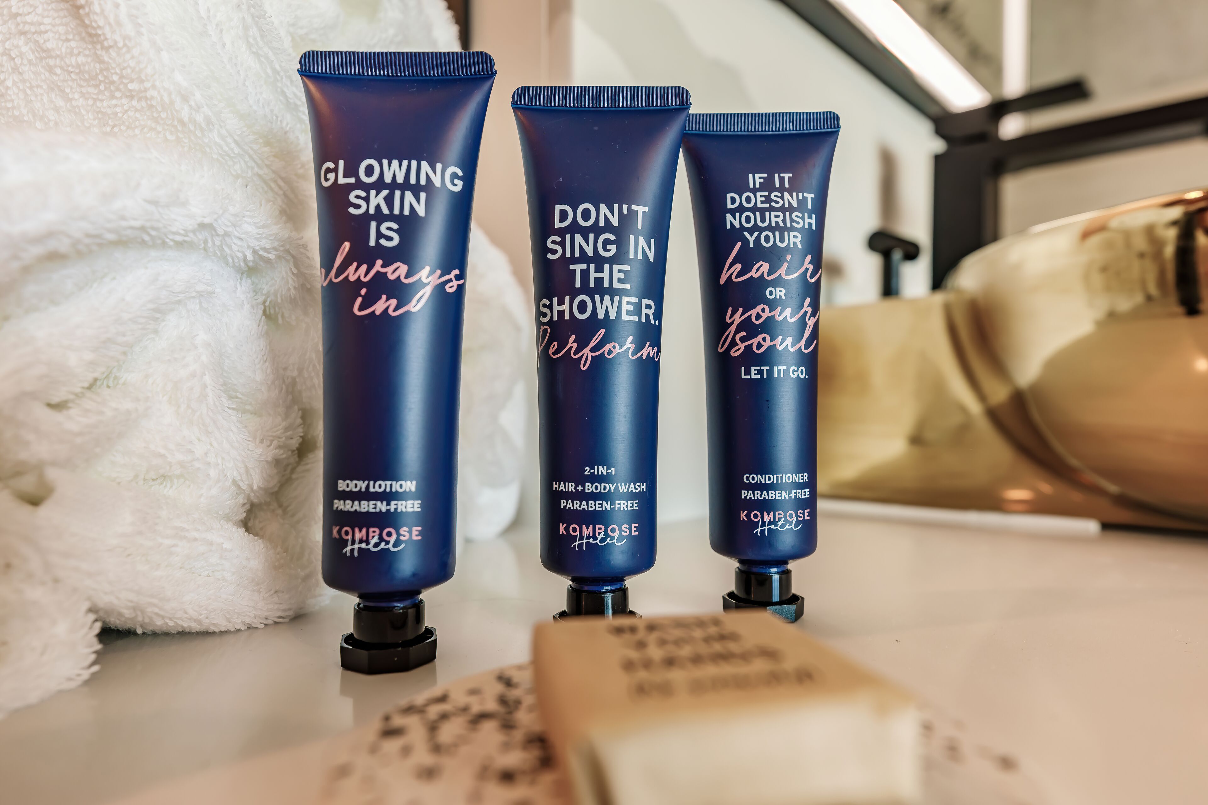 shower, rainfall showerhead, free toiletries, hair dryer