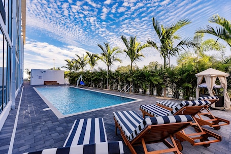 Outdoor pool, a heated pool. Kompose Boutique Hotel