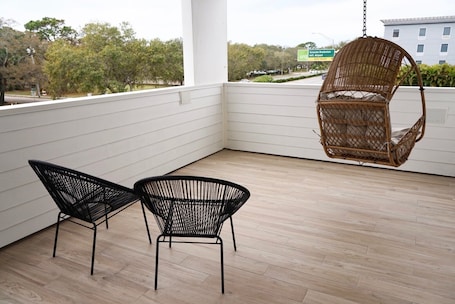 Terrace/patio. Kompose Boutique Hotel