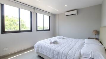 Căn hộ tiện nghi đơn giản | 2 phòng ngủ, màn/rèm cản sáng, bàn ủi/dụng cụ ủi quần áo
