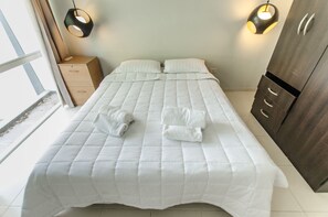2 bedrooms, blackout drapes, iron/ironing board, free WiFi - Flats Presidente (Asunción)