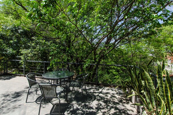 Apartamento urbano | Vista para o jardim