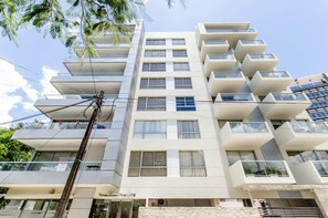 Front of property - Manantiales Plaza Best Location in Asu (Asunción)