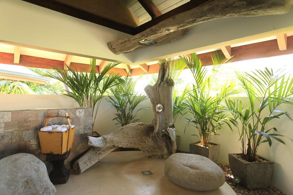 Tina con regadera, regadera tipo lluvia, amenidades de baño gratuitas 