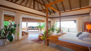 Exclusive Villa | Premium bedding, down comforters, iron/ironing board, free WiFi