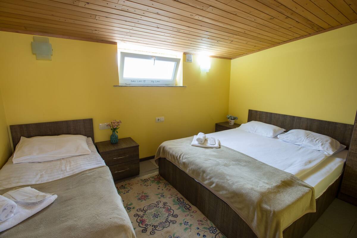 Apartment (5) | Premium bedding, iron/ironing board, free cribs/infant beds, free WiFi