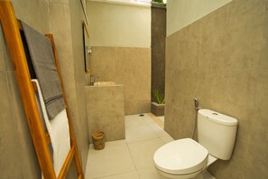 Exclusive-Villa, 2 Schlafzimmer, eigener Pool | Badezimmer