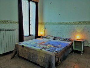 واي فاي مجانًا وملاءات أسرّة